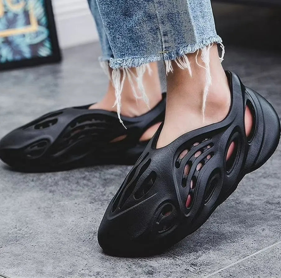 Yeezy Foam RNNR Sneakers